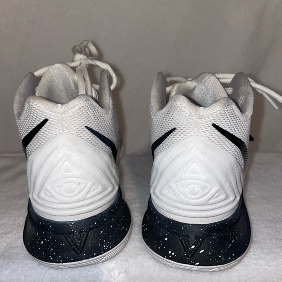 Nike Kyrie 5 ‘Oreo’ TB
Men’s 7.5
Women’s 9 - Picture 6 of 6